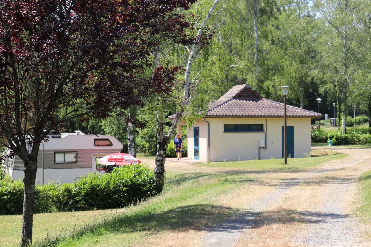 Camping De Ladignac Le Long Bel Air المظهر الخارجي الصورة